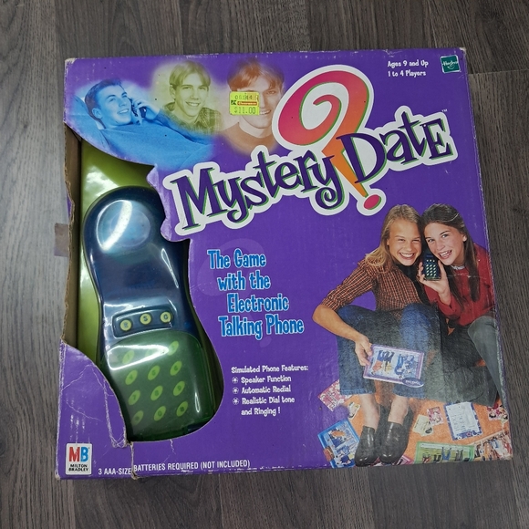 Mystery Date Game 2000 Milton Bradley With Working Phone  To Talk To Boys - Picture 2 of 9